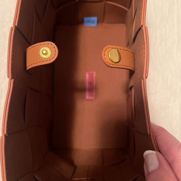 Chic Brown Woven Shoulder Bag - Picture 3 of 6